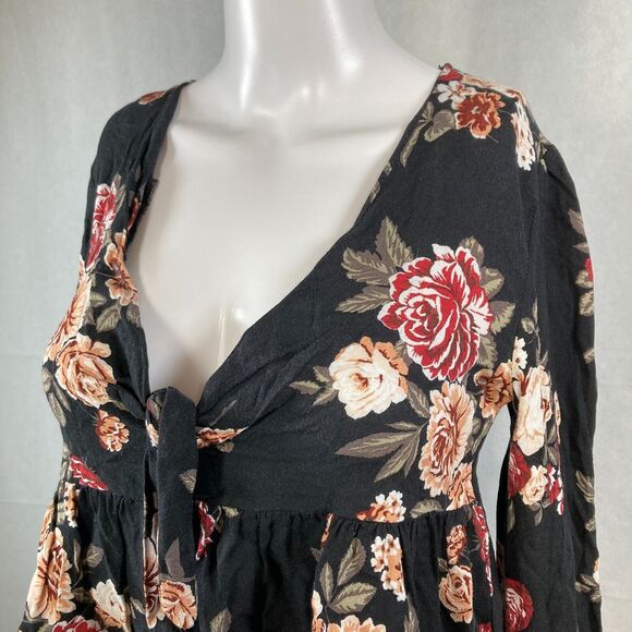 One‎ Clothing Shirt Womens Sz XS Black Floral Sweetheart Tie Crop Boho Cottage - Picture 2 of 9
